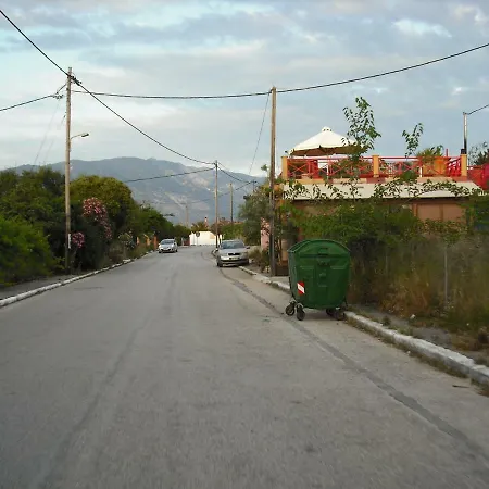 σαραντησ μαρκόπουλος Casa de Férias